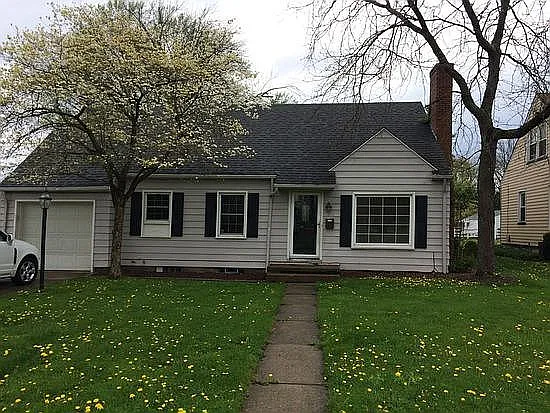 1421 Westview Dr NE photo 1