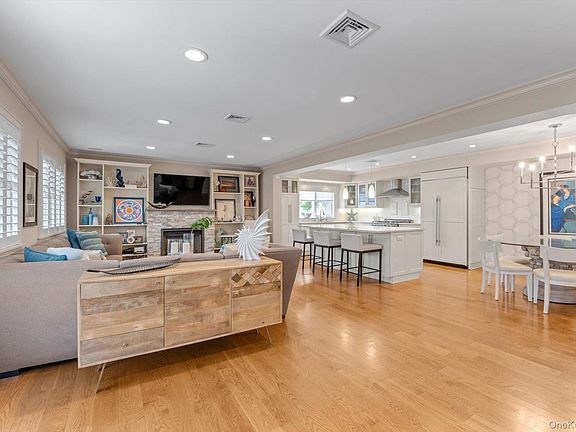 4th image of 625 W Walnut Street