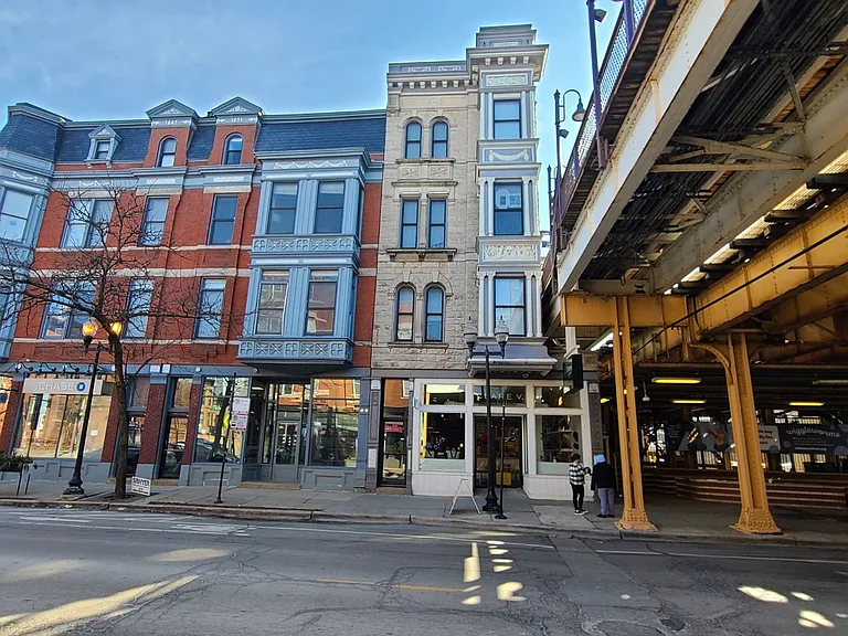 939 W Armitage Ave #B — Photo 2
