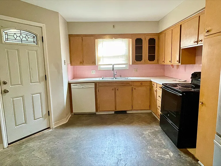 480 N Hawkins Ave — Photo 6