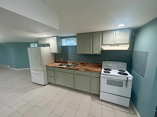61-63 Moore St #B Photo 1 61-63 Moore St #B Photo 1