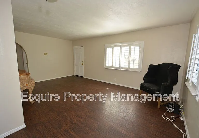 165 Wilson Ave — Photo 18