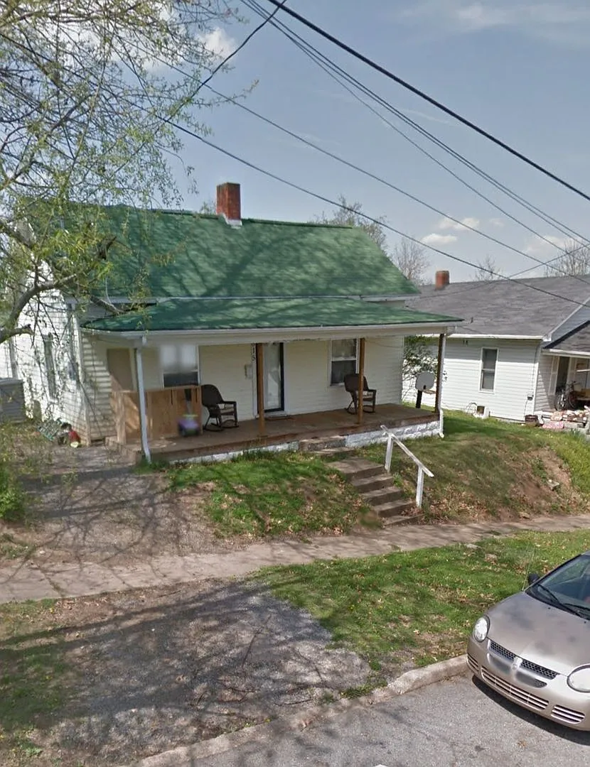 3 bed, 1 bath home for rent near downtown Elizabethton — Photo 1
