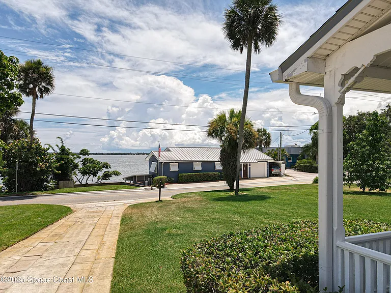 2811 N Indian River Dr — Photo 32