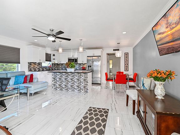 5th image of 151 Sussex #H
