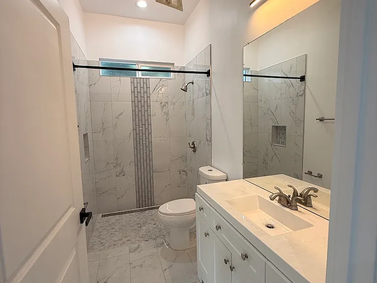1819 N Ave #B — Photo 2