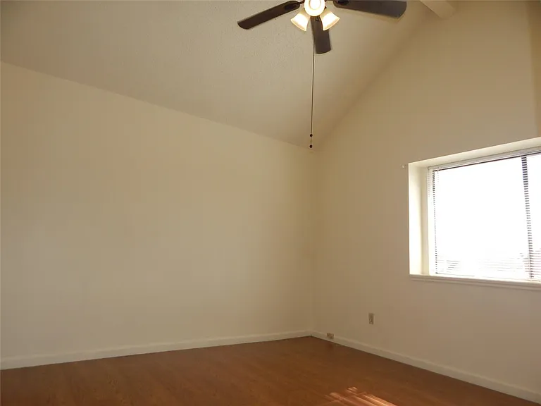 8623 Beechcrest St — Photo 34