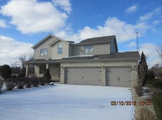 122 Wesley Dr, Peotone, IL 60468