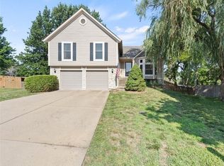 1440 N Anne Shirley Dr, Olathe, KS 66061