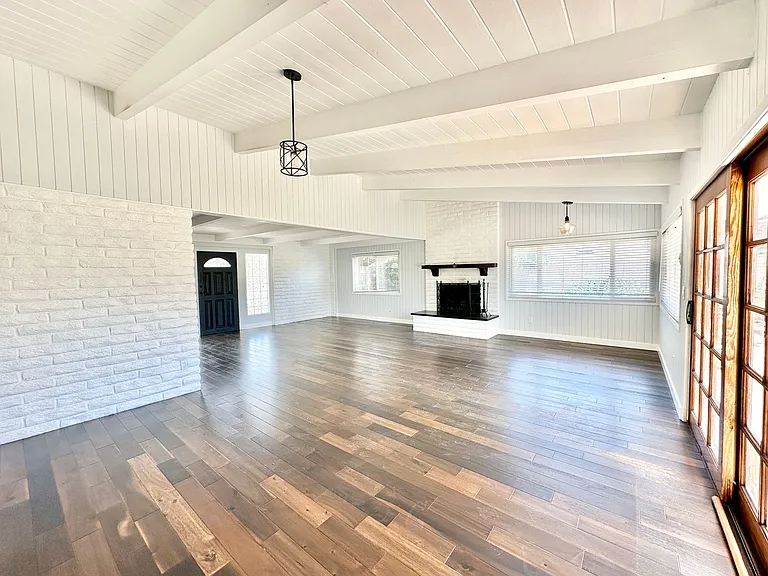 31428 Old River Rd — Photo 8