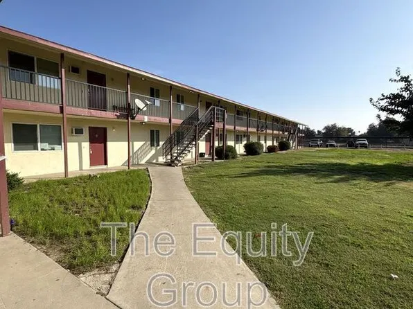 352 S Blackstone St, Tulare, CA