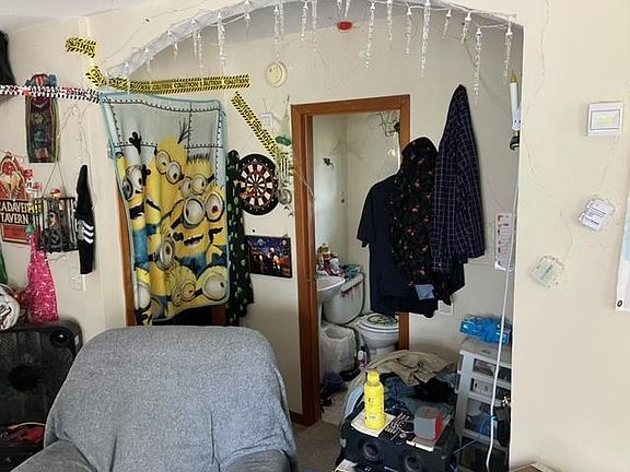 4th image of 114 Peterson Ave