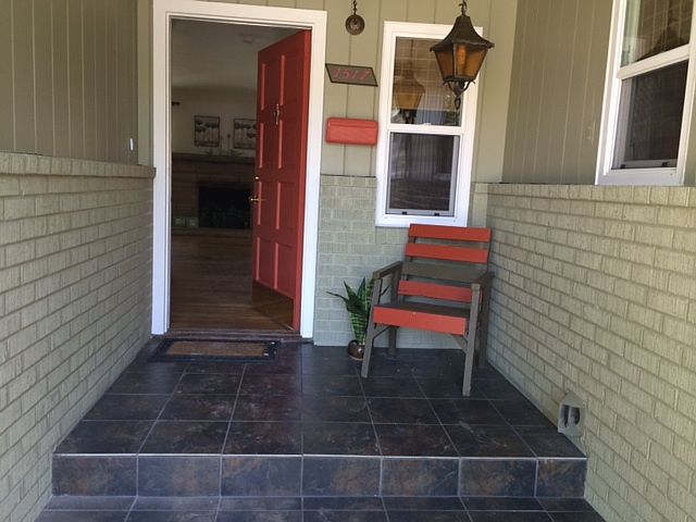 1st image of 1517 Oakwood Dr