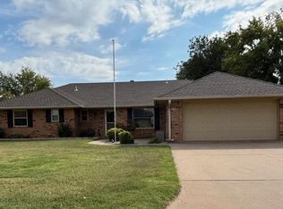 1504 Mockingbird Ln, Weatherford, OK 73096