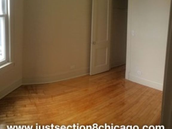5th image of 636 N Lamon Ave #1