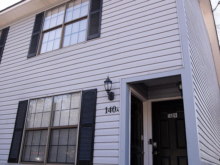 140 Gunter Ln #140B — Photo 3