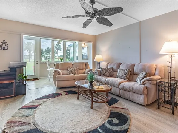 1828 Pine Valley Dr APT 110, Fort Myers, FL 33907