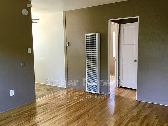 3rd image of 4524-5 Georgia St
