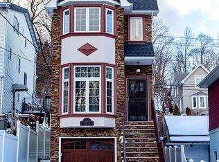 27 Pleasant Valley Ave, Staten Island, NY 10304