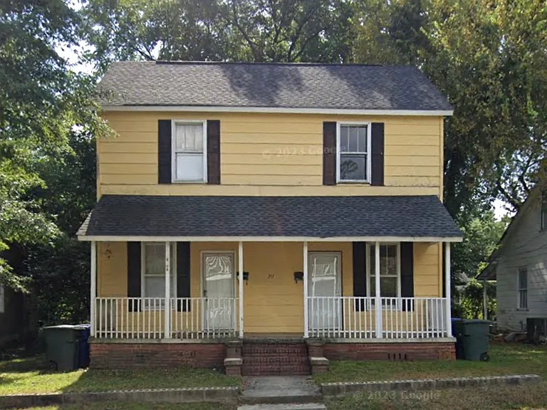 217 Tryon St #B — Photo 1