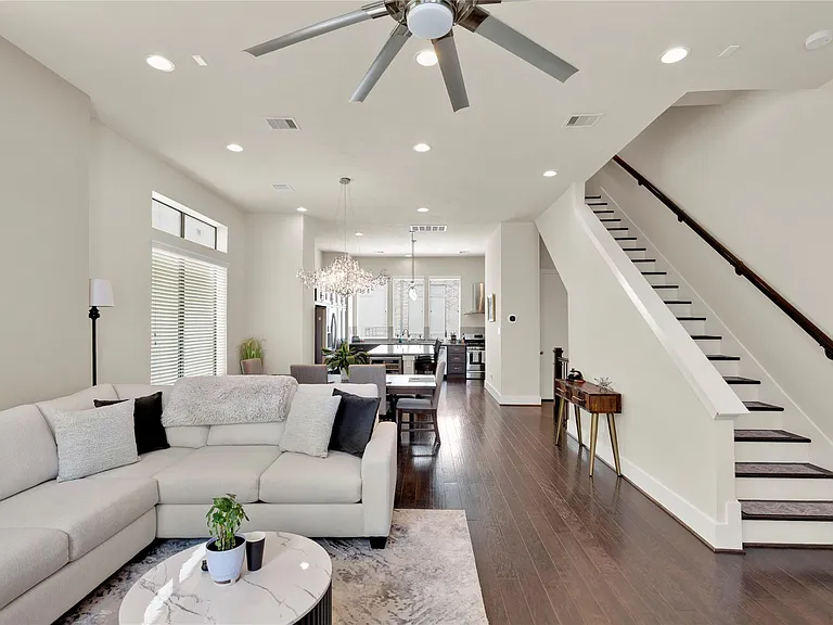 1413 Nagle St — Photo 18