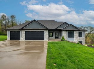 17283 Castlemaine Ln, Dubuque, IA 52001