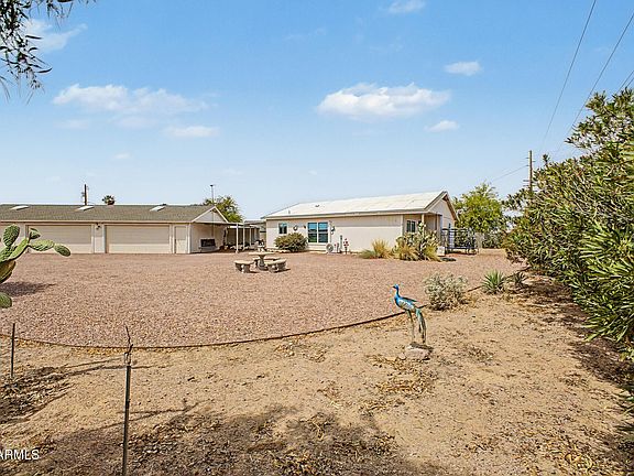 4th image of 836 S ROYAL PALM Road