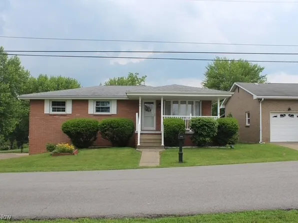 188 Court St, Follansbee, WV 26037