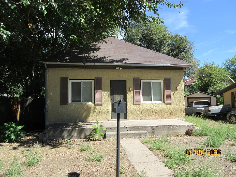 810 W 2nd St