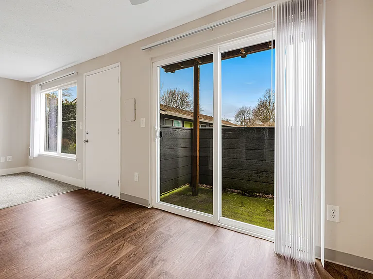 Moreland Place Apartments — Photo 15