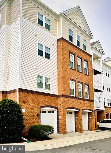 41895 Cathedral Valley Sq #401 Photo 1