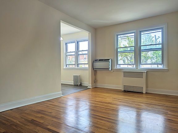 5th image of 21-06 Steinway St #1