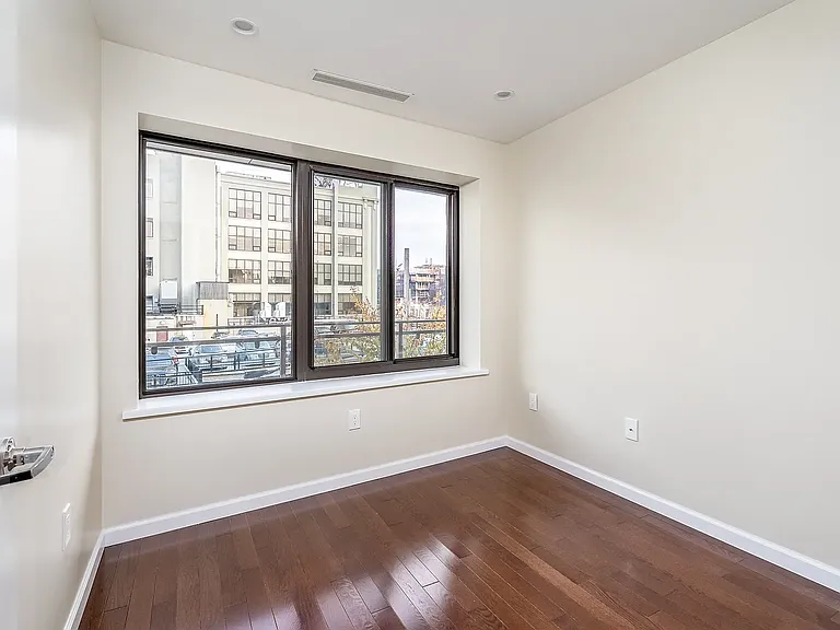 3119 37th Ave #5B — Photo 7