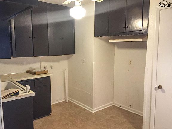 5th image of 2824 Newsom Cir