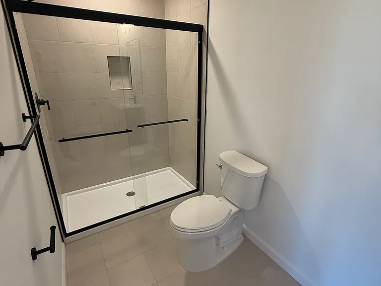 416 Catherine St #2 — Photo 10