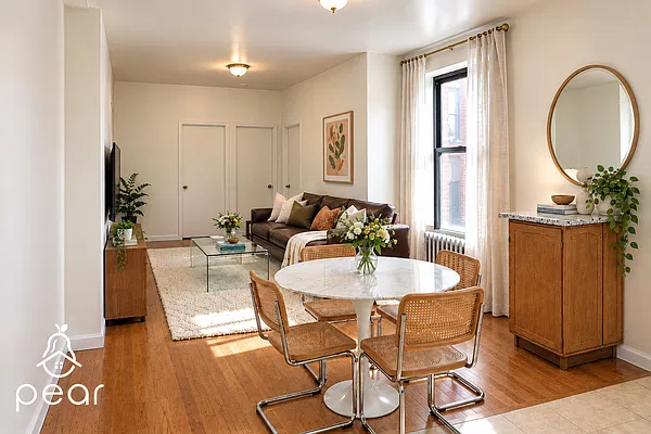 Living room, photo 1