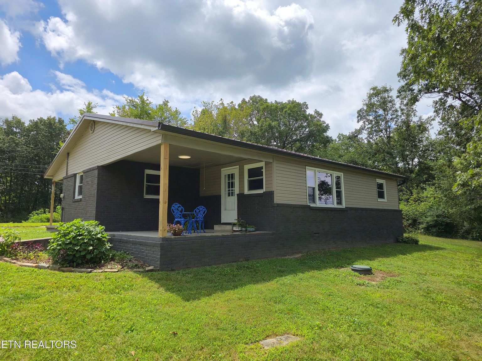 10587 Chestnut Hill Rd, Crab Orchard, TN 37723 | Zillow