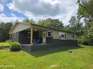 10587 Chestnut Hill Rd, Crab Orchard, TN 37723