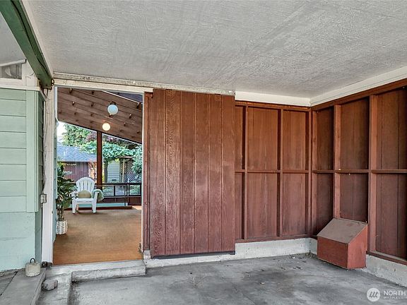 3rd image of 502 E Grover Street
