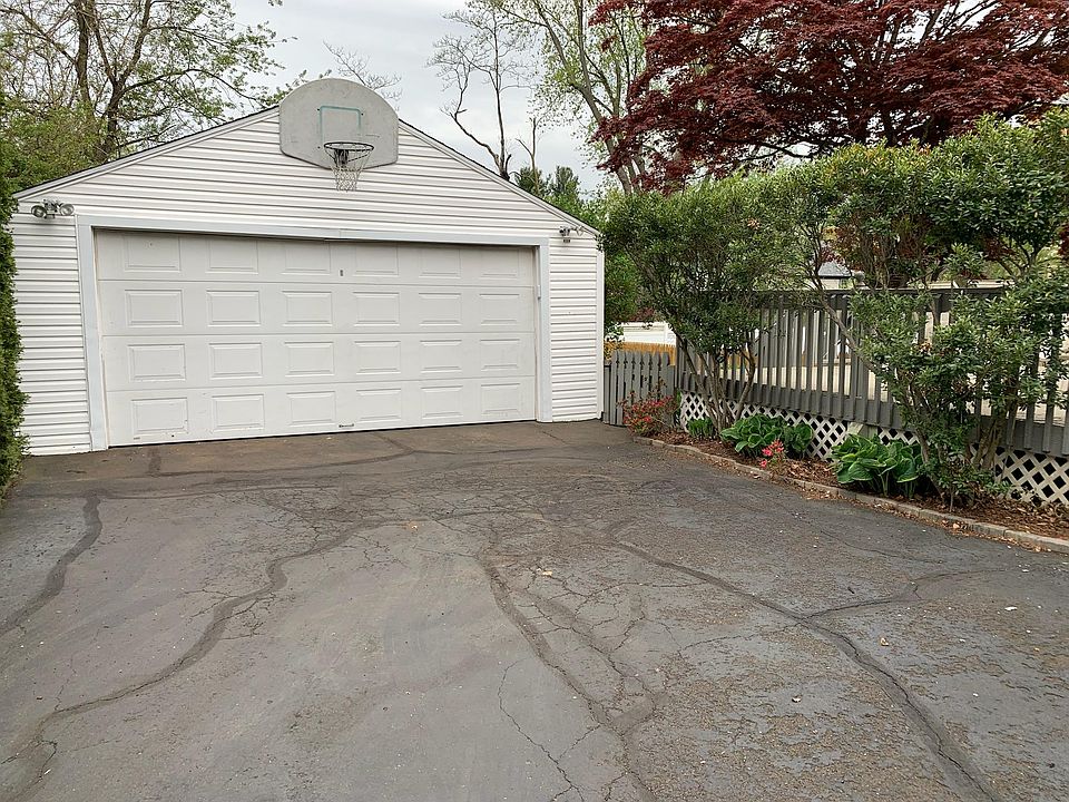 37 Spring Garden St, Hamden, CT 06517 Zillow