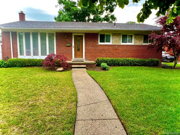 8835 W Norwich St, Livonia, MI 48150