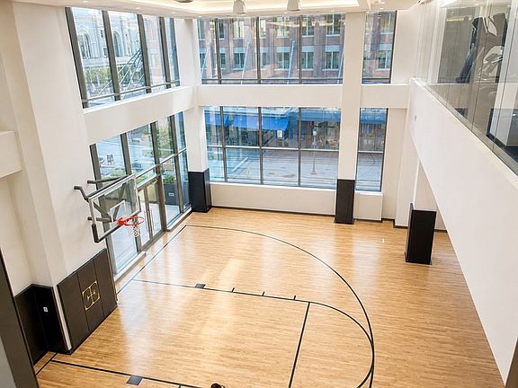 5th image of 133 Seaport Blvd #717