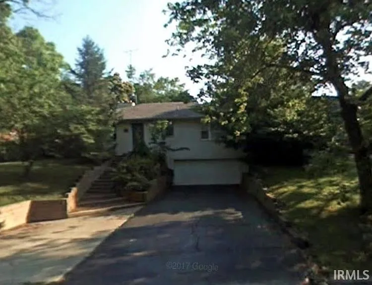 3 bed, 3.0 bath, 1840 sqft, $2,250 — Photo 1