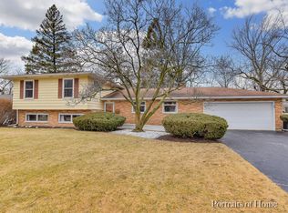 1928 Martingale Rd, Wheaton, IL 60187