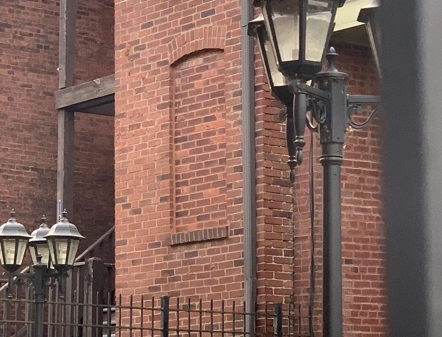4 bed, 1800 sqft, $2,000 — Photo 3
