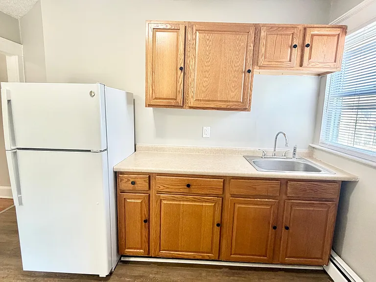 84 Elizabeth St #3 — Photo 1