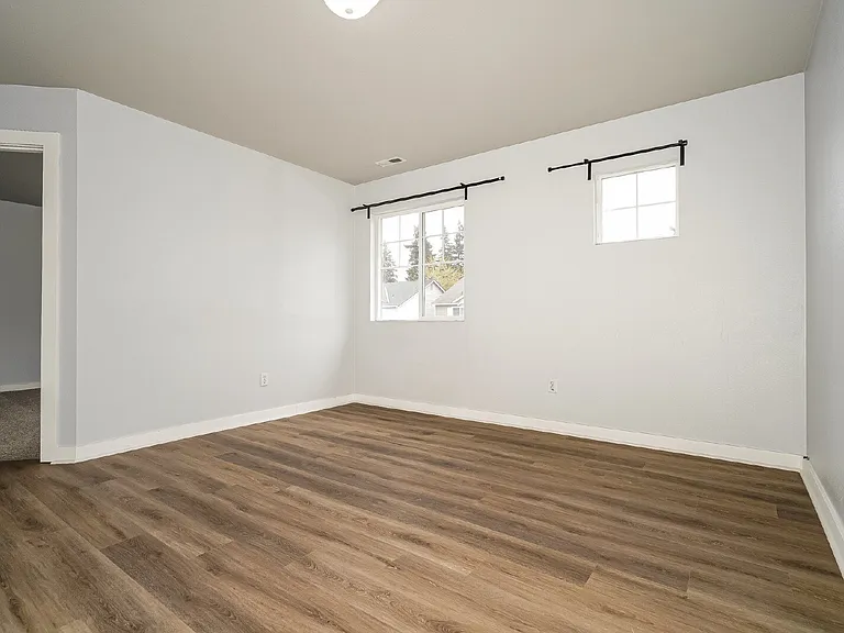 11521 138th Street Ct E — Photo 6