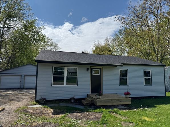 403 S Buchanan St, Heyworth, IL 61745