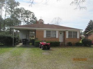 615 E Smith Ave, Nashville, GA 31639