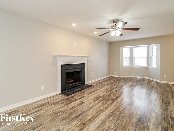 2nd image of 4209 Queen Victoria Pl